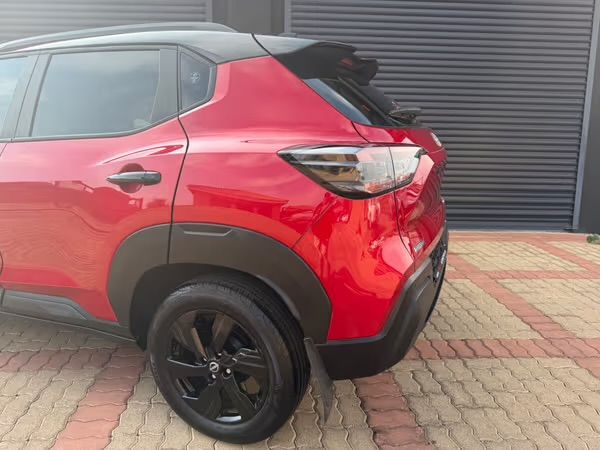 2025-Nissan-Magnite-Kuro-10T-CVT-Auto image:2