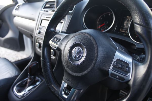 2012-Volkswagen-Golf-VI-GTI-20-TSI-Auto image:13
