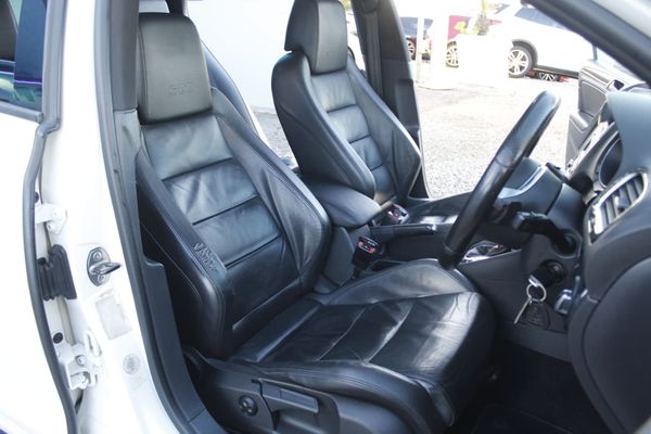 2012-Volkswagen-Golf-VI-GTI-20-TSI-Auto image:14