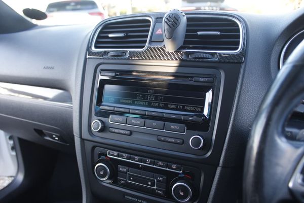 2012-Volkswagen-Golf-VI-GTI-20-TSI-Auto image:19