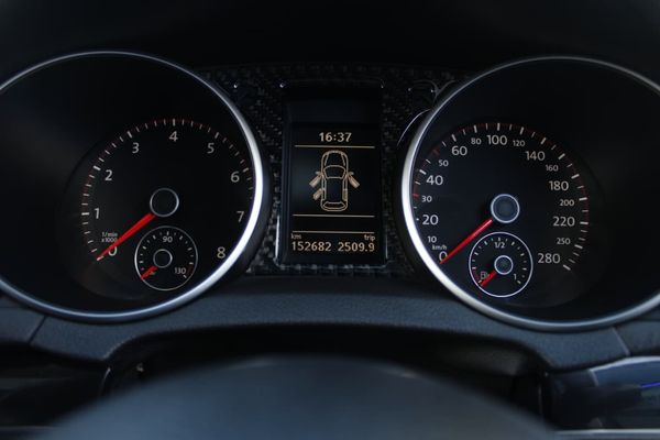 2012-Volkswagen-Golf-VI-GTI-20-TSI-Auto image:20