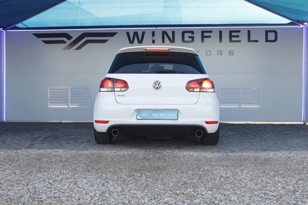 2012-Volkswagen-Golf-VI-GTI-20-TSI-Auto image:4