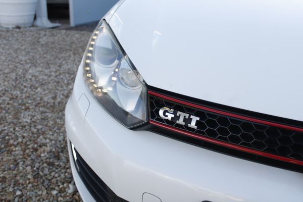2012-Volkswagen-Golf-VI-GTI-20-TSI-Auto image:6