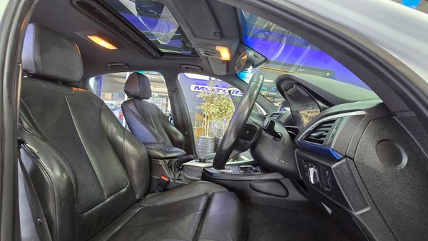 2014-BMW-1-Series-118i-5-dr-Auto image:10