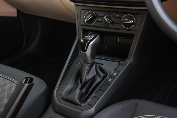 2026-Volkswagen-Polo-16-Classic-Auto image:16