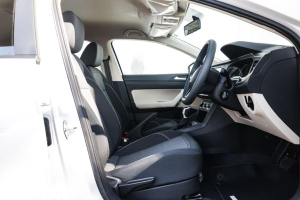 2026-Volkswagen-Polo-16-Classic-Auto image:7