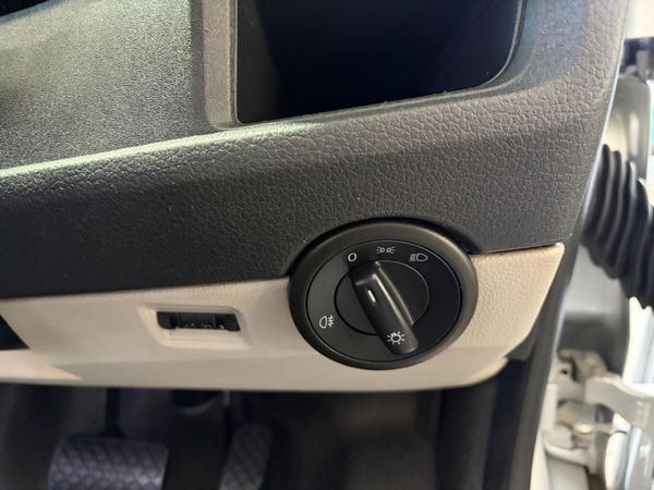 2019-Volkswagen-Kombi-20-TDI-Auto-103kW-Trendline image:16