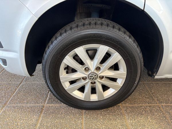 2019-Volkswagen-Kombi-20-TDI-Auto-103kW-Trendline image:8