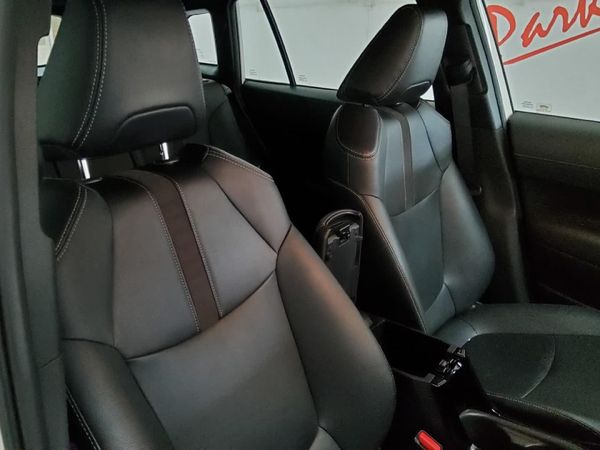 2025-Toyota-Corolla-Cross-18-XS image:13