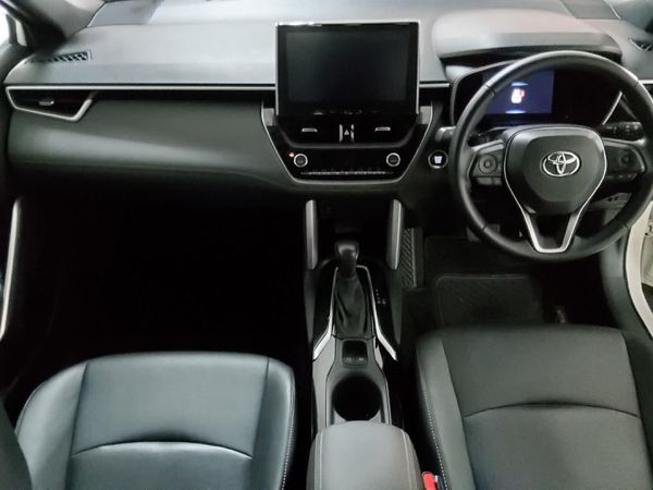 2025-Toyota-Corolla-Cross-18-XS image:5