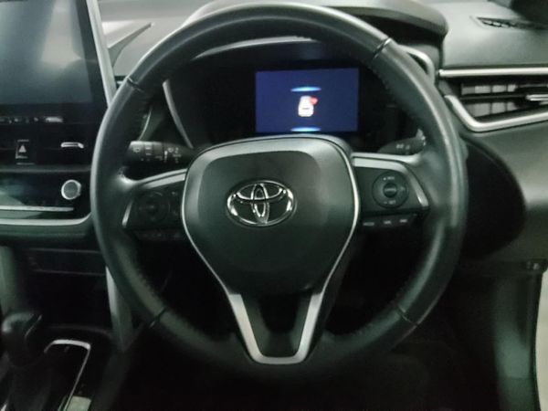 2025-Toyota-Corolla-Cross-18-XS image:7