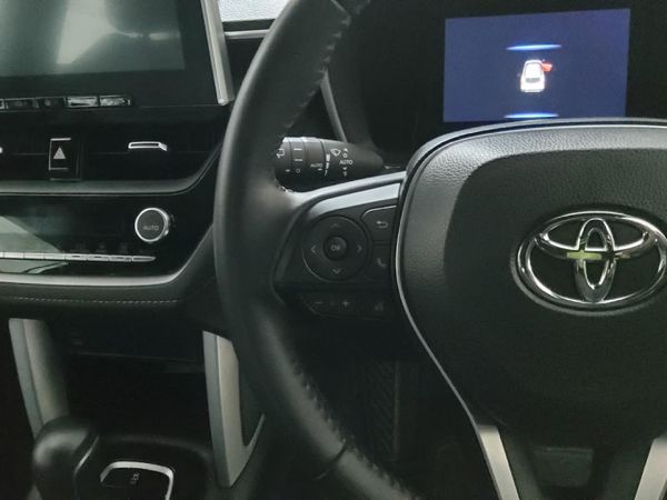 2025-Toyota-Corolla-Cross-18-XS image:8