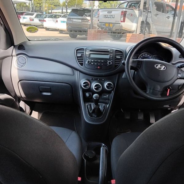 2016-Hyundai-i10-Full-service-history image:1