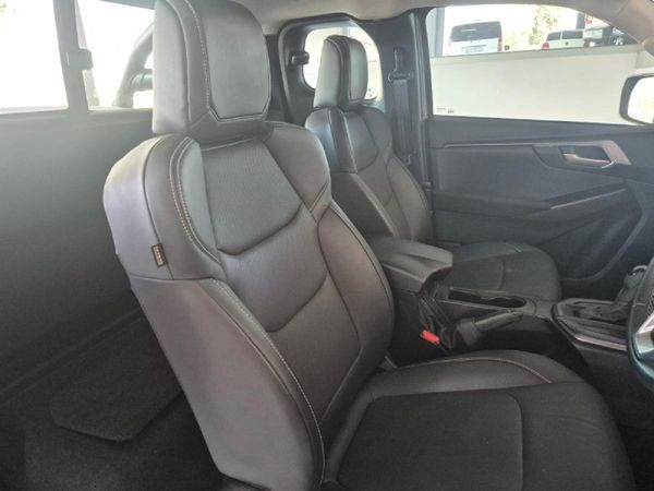 2025-Isuzu-D-Max-19-DDI-HR-LS-Auto-Extended-Cab image:11