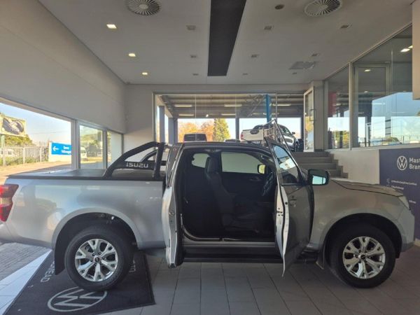 2025-Isuzu-D-Max-19-DDI-HR-LS-Auto-Extended-Cab image:8