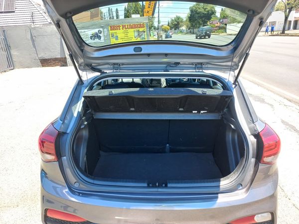 2018-Hyundai-i20-12-Motion image:16