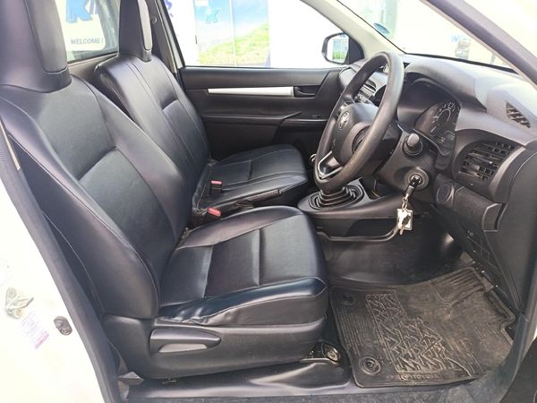 2023-Toyota-Hilux-20-VVTi-S-Single-Cab image:8