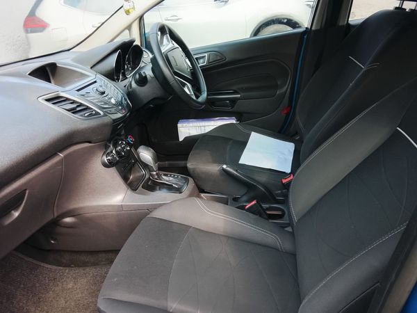 2017-Ford-Fiesta-10-EcoBoost-Ambiente-Auto-5-dr image:11