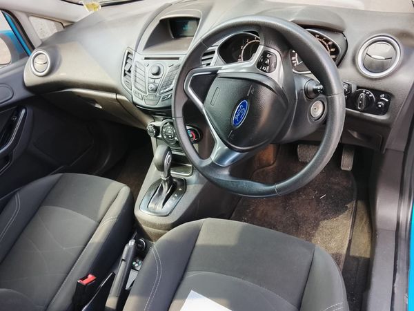 2017-Ford-Fiesta-10-EcoBoost-Ambiente-Auto-5-dr image:12