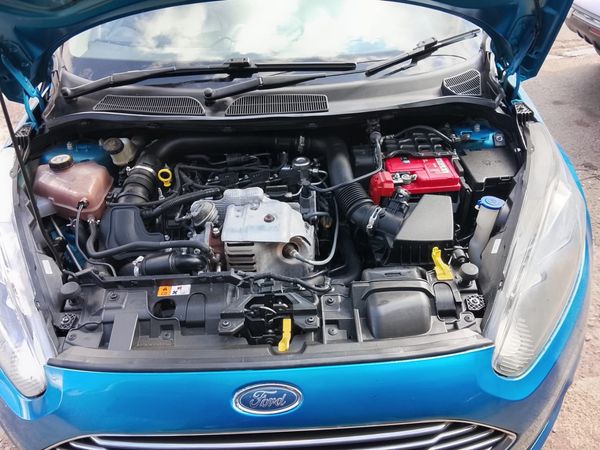 2017-Ford-Fiesta-10-EcoBoost-Ambiente-Auto-5-dr image:15