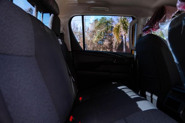 2026-Toyota-Hilux-28-GD-6-RB-SRX-4x4-Auto-Double-Cab image:14