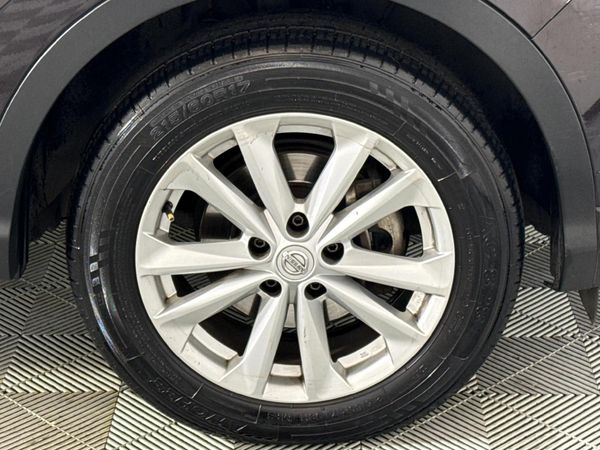 2017-Nissan-Qashqai-12T-Visia image:3