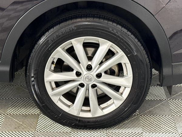 2017-Nissan-Qashqai-12T-Visia image:4