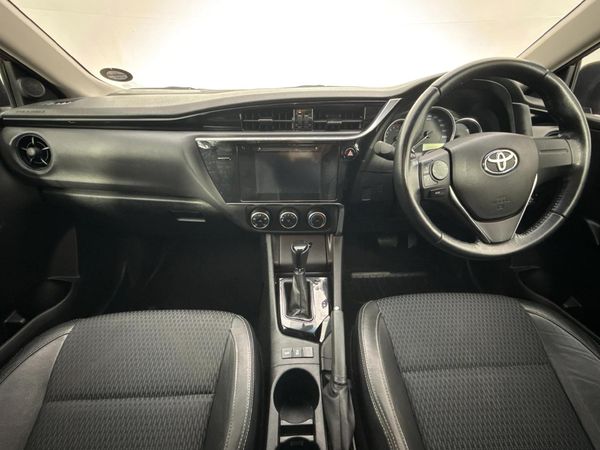 2020-Toyota-Corolla-Quest-18-Prestige-Auto image:1