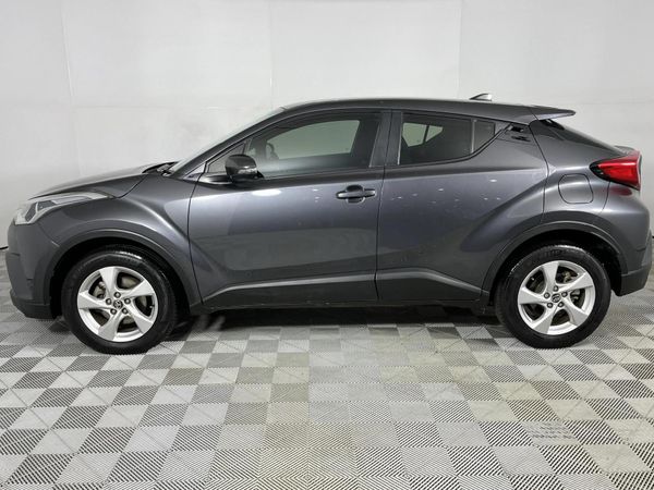 2017-Toyota-C-HR-12T-Plus image:17