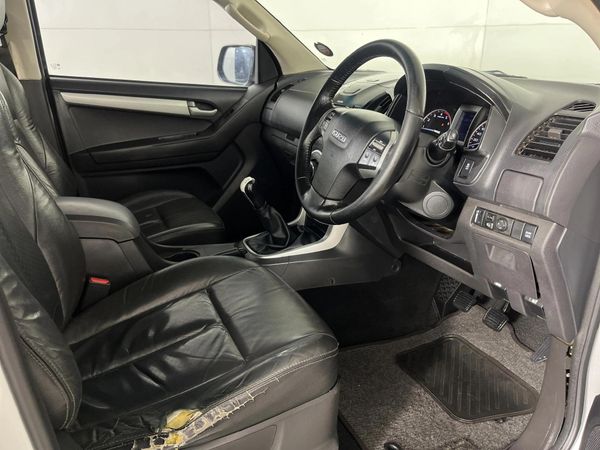 2016-Isuzu-KB-300-D-Teq-LX-Double-Cab image:9