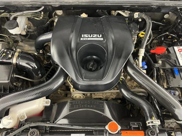 2016-Isuzu-KB-300-D-Teq-LX-Double-Cab image:12