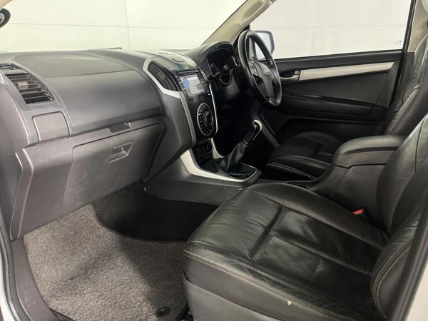 2016-Isuzu-KB-300-D-Teq-LX-Double-Cab image:8