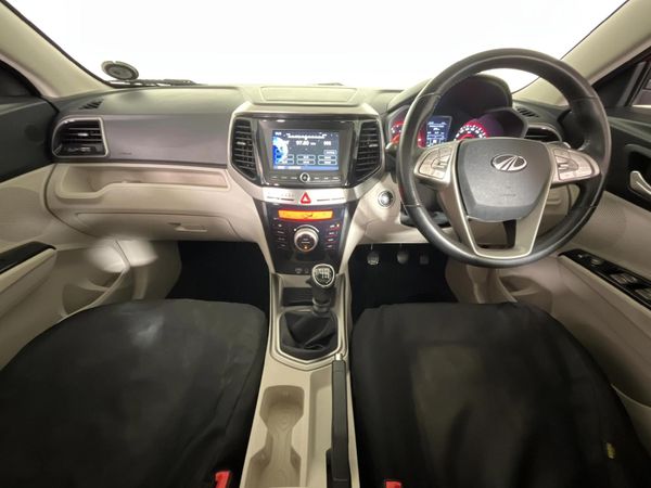 2021-Mahindra-XUV-300-15D-W8 image:1