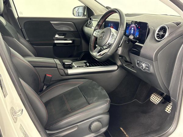 2024-Mercedes-Benz-GLA-200-Auto image:9