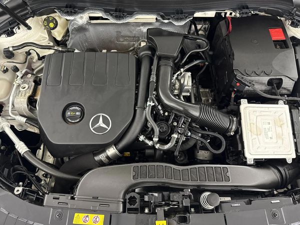 2024-Mercedes-Benz-GLA-200-Auto image:11