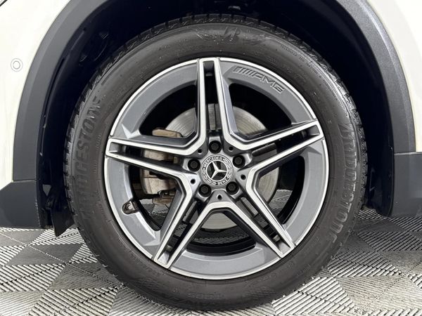 2024-Mercedes-Benz-GLA-200-Auto image:4