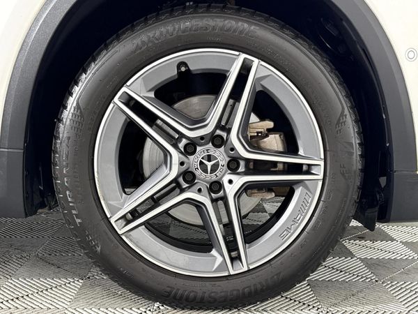 2024-Mercedes-Benz-GLA-200-Auto image:5