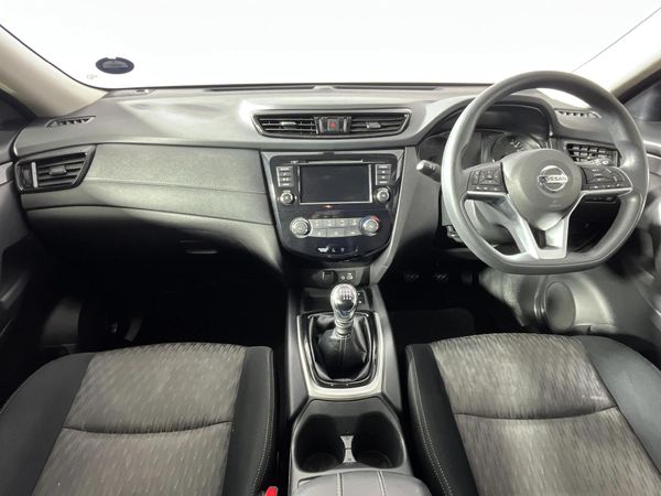 2021-Nissan-X-Trail-20-Visia image:1