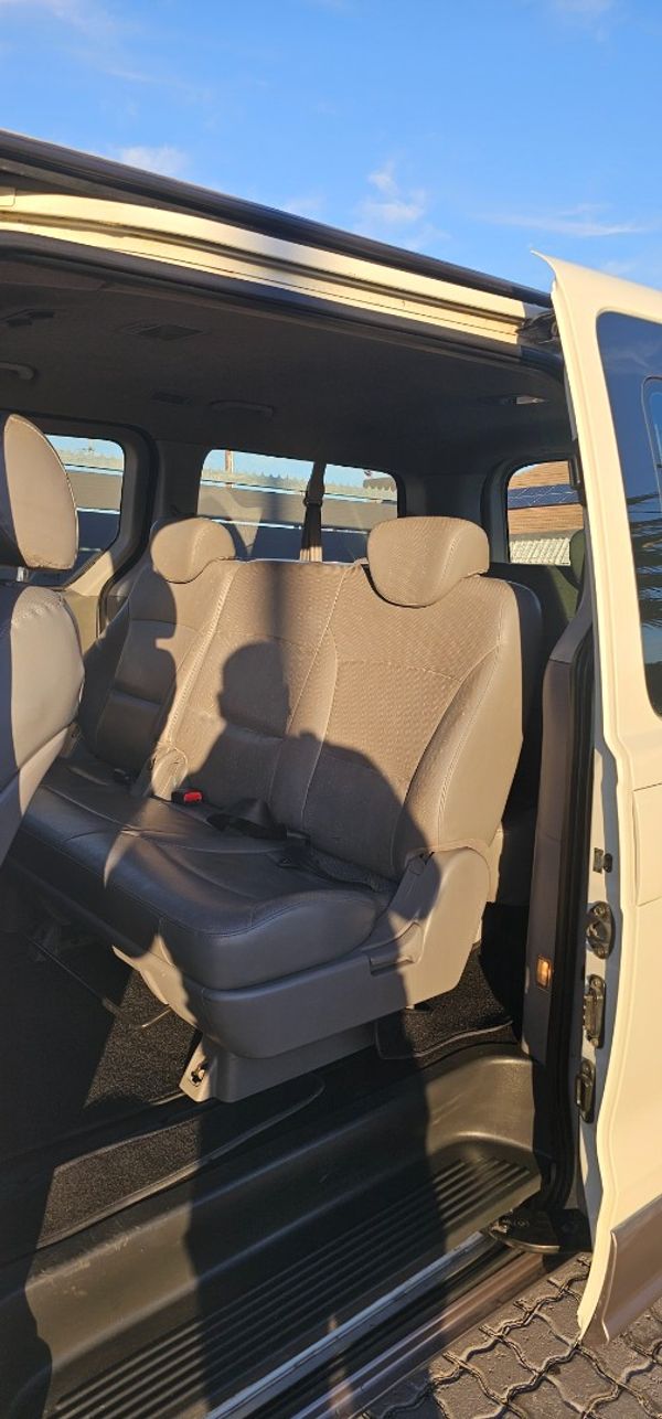 2013-Hyundai-H-1-25-CRDi-VGT-Wagon-Auto image:9