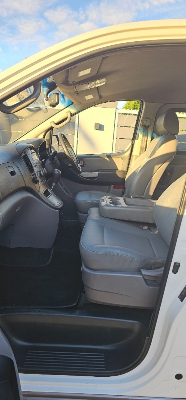 2013-Hyundai-H-1-25-CRDi-VGT-Wagon-Auto image:7