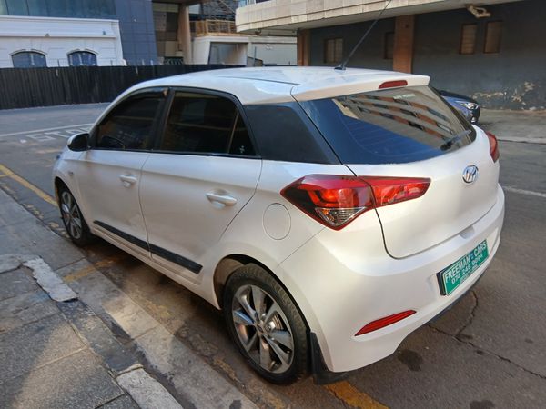 2016-Hyundai-i20-14 image:2