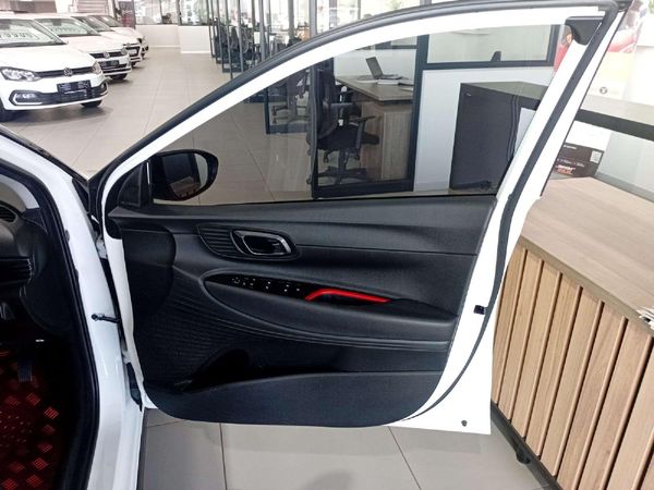 2023-Hyundai-i20-10-TGDI-Fluid image:14