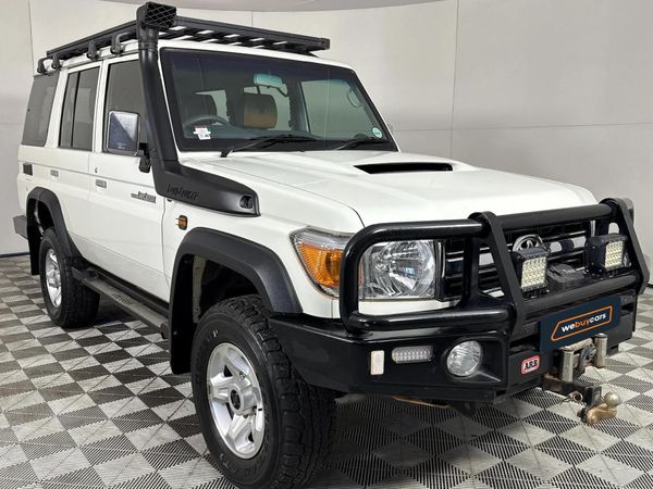 2019-Toyota-Land-Cruiser-76-45-D-V8-Station-Wagon image:15