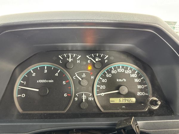 2019-Toyota-Land-Cruiser-76-45-D-V8-Station-Wagon image:2