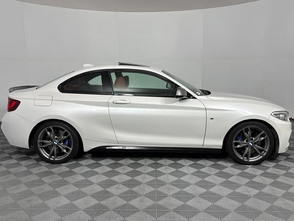 2015-BMW-2-Series-M235i-Coupe-Auto image:16