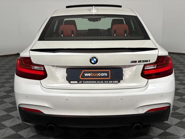 2015-BMW-2-Series-M235i-Coupe-Auto image:17