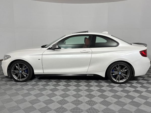 2015-BMW-2-Series-M235i-Coupe-Auto image:18