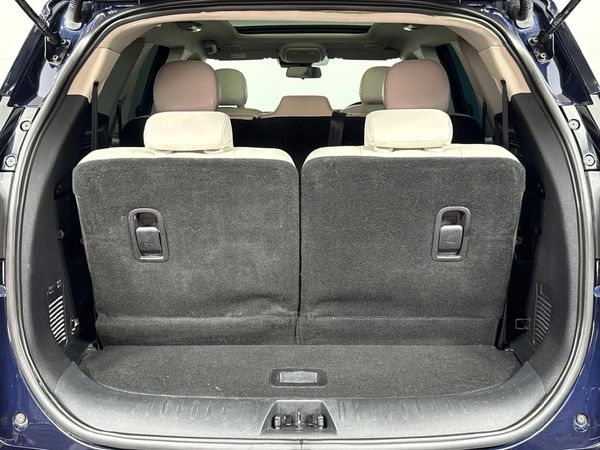 2023-Mahindra-XUV-700-20-AX7L-Auto-7-Seat image:14
