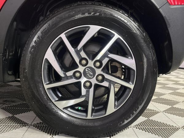 2022-Mahindra-XUV-300-15D-W8 image:6