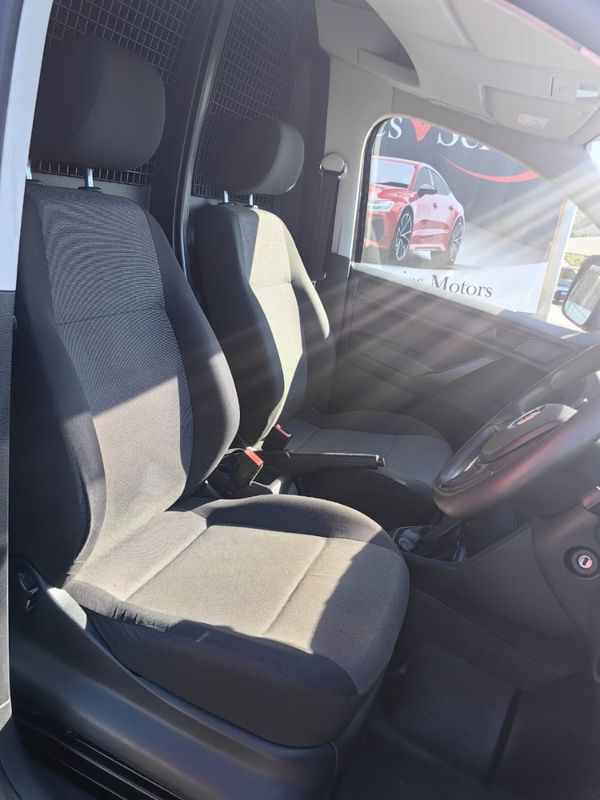 2017-Volkswagen-Caddy-16i-81kW-Panel-Van image:16